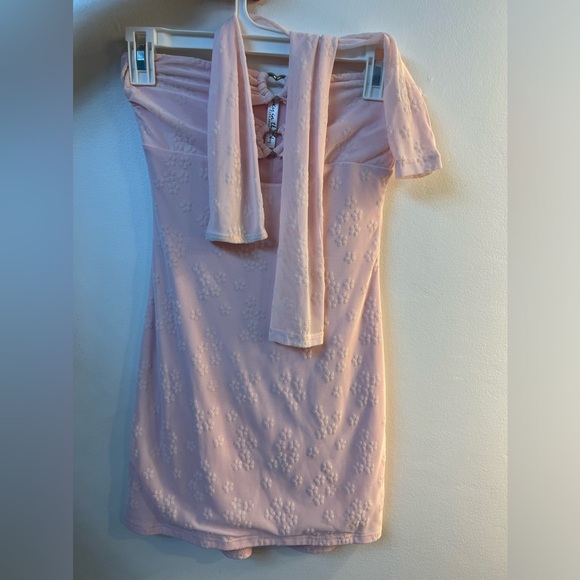 Light pink with flowers mini dress. From Lucy in the sky. Never worn.With gloves - Picture 3 of 4